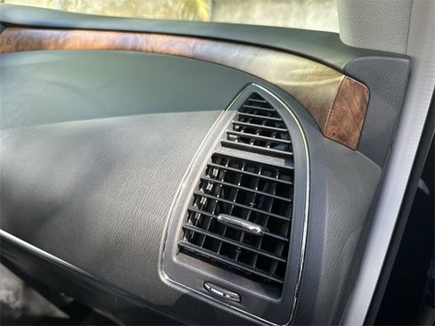 Used 2023 Nissan Armada SL image 36