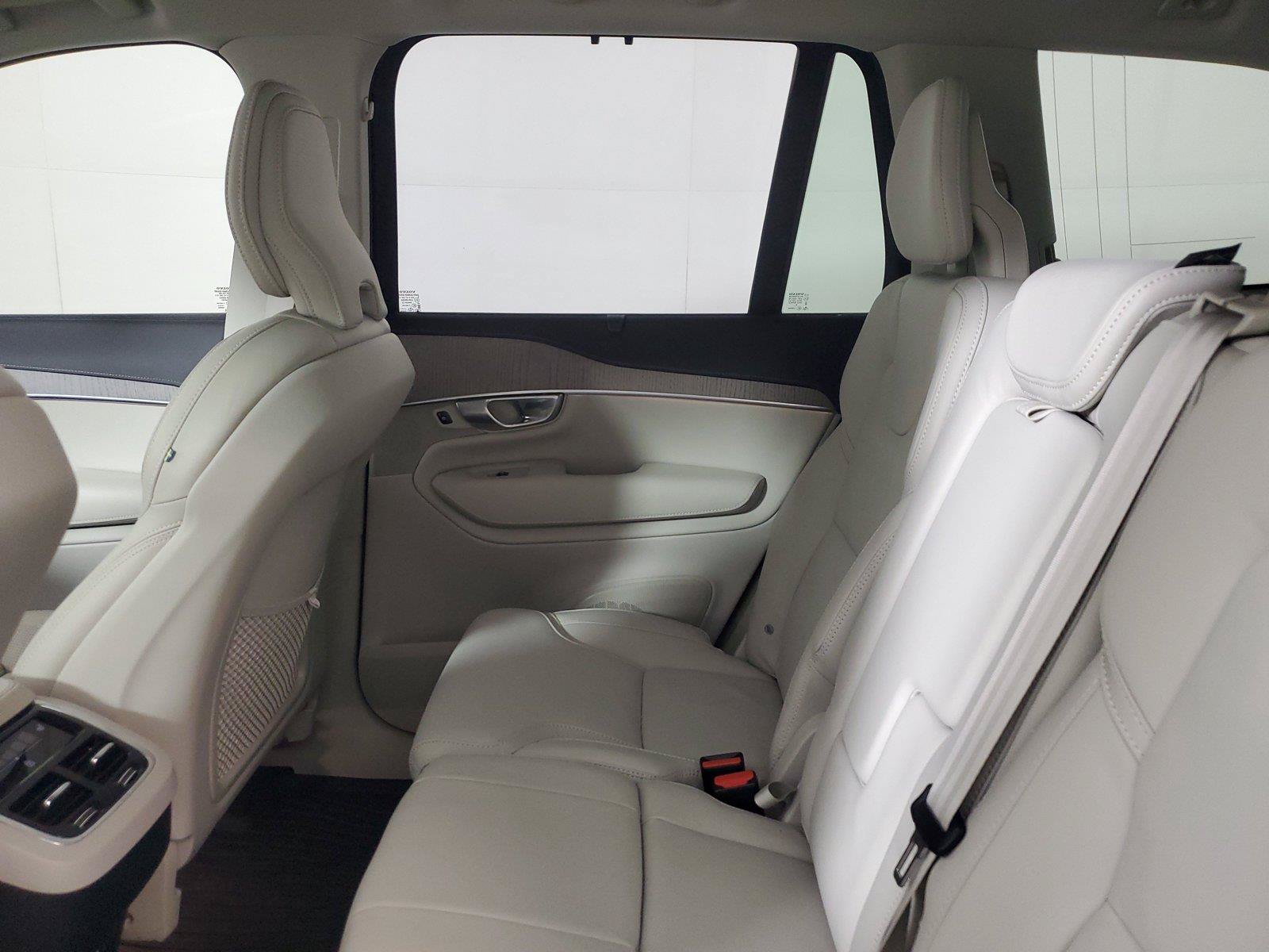 Certified 2024 Volvo XC90 B6 Ultimate w/ Protection Package Premier AWD/4WD image 12