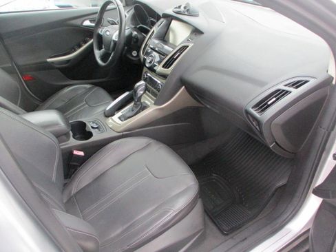 Used 2012 Ford Focus SEL image 8