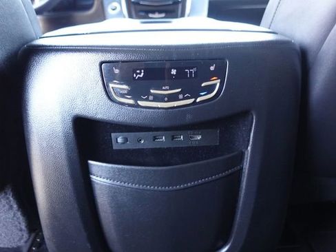 Used 2018 Cadillac Escalade Luxury image 28