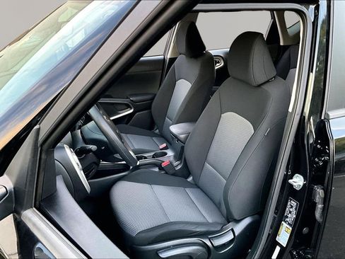 Used 2023 Kia Soul LX w/ LX Technology Package image 16