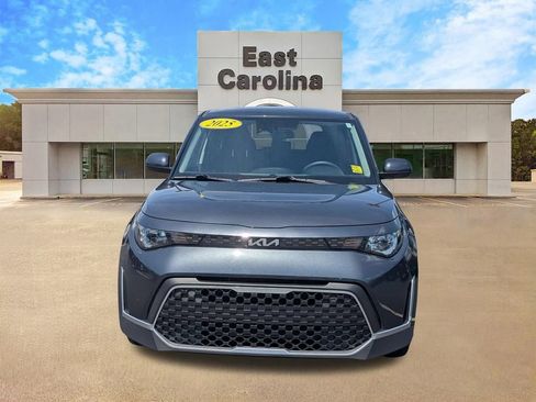 Used 2025 Kia Soul LX FWD image 8