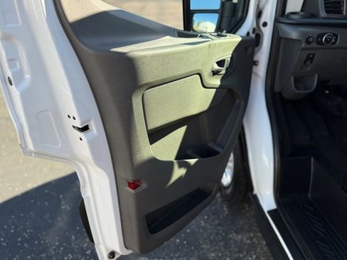 Used 2023 Ford Transit 350 XLT image 9
