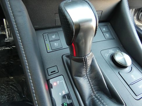 Used 2017 Lexus RC 200t image 60