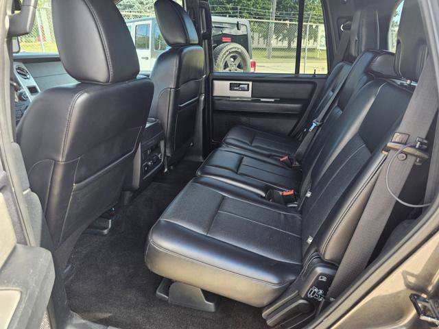 Used 2016 Ford Expedition XLT w/ Equipment Group 202A AWD/4WD image 11