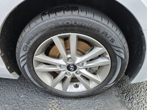 Used 2017 Hyundai Sonata SE image 9