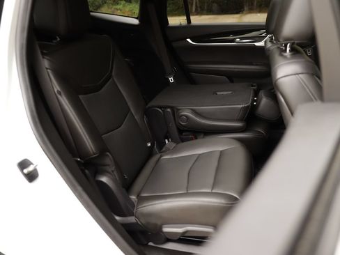 Used 2021 Cadillac XT6 Premium Luxury AWD/4WD image 35