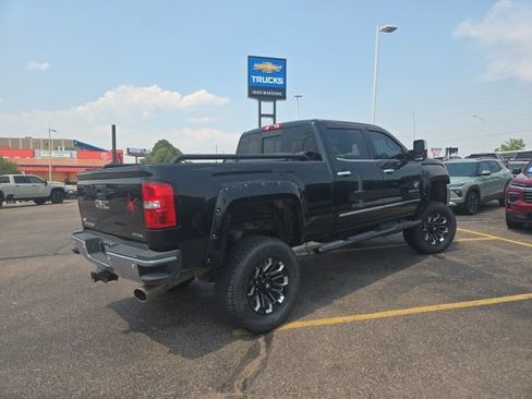 Used 2018 GMC Sierra 2500 SLT w/ Duramax Plus Package AWD/4WD image 5