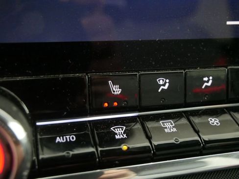 Used 2024 Chevrolet Colorado Z71 w/ Z71 Convenience Package 2 image 23