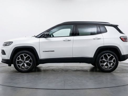 Used 2025 Jeep Compass Limited image 5