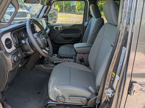 New 2026 Jeep Gladiator Sport AWD/4WD image 9