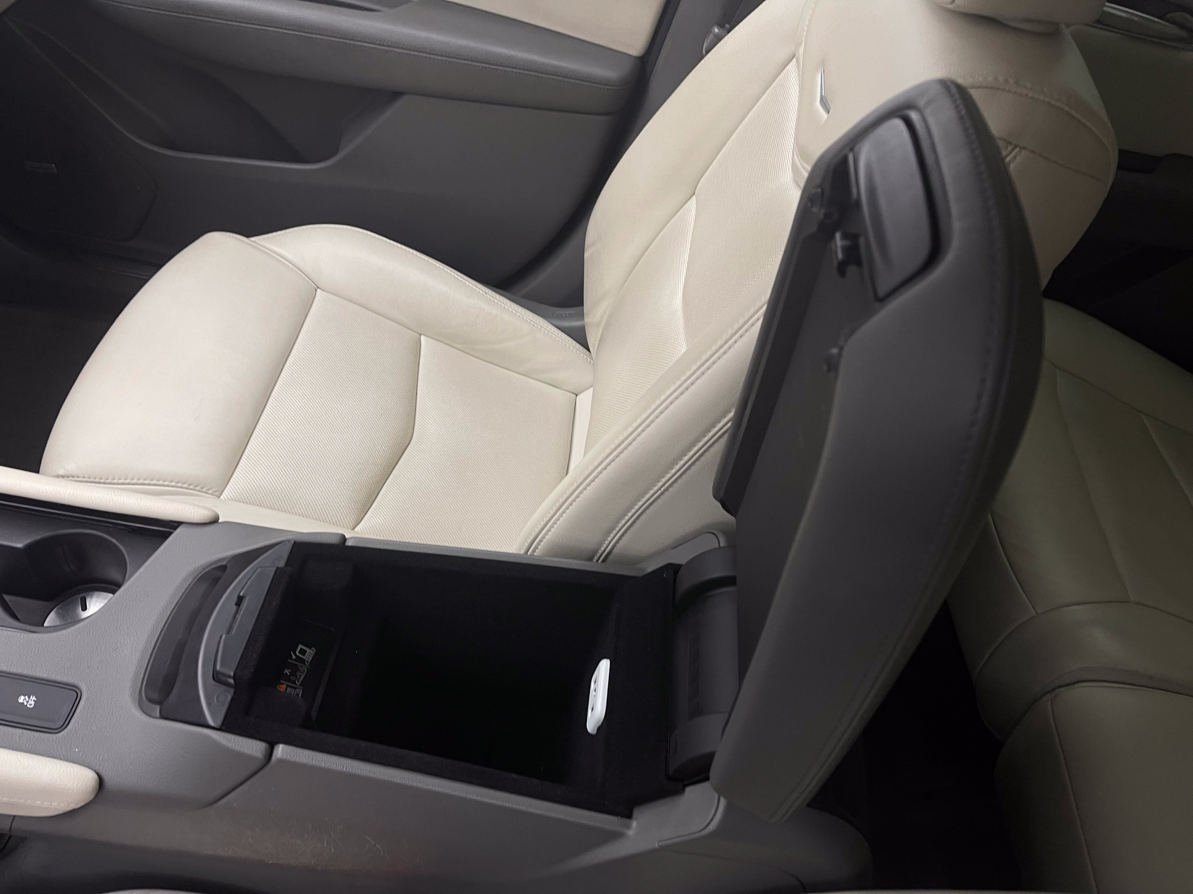 Used 2018 Cadillac XT5 Luxury FWD image 32