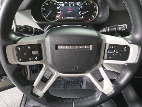 Used 2023 Land Rover Defender 110 SE image 25