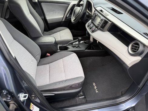 Used 2014 Toyota RAV4 LE FWD image 22