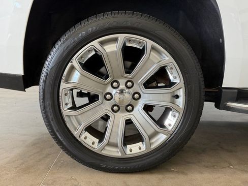Used 2016 GMC Yukon Denali w/ Open Road Package RWD image 9