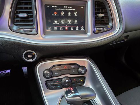 Used 2019 Dodge Challenger SXT image 15