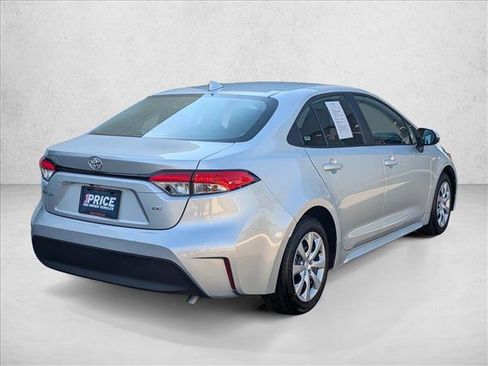 Used 2025 Toyota Corolla LE image 5