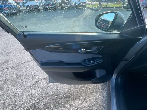 Used 2025 Chevrolet TrailBlazer LT image 13