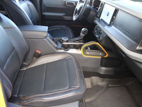 Used 2022 Ford Bronco Badlands image 31