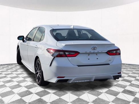 Used 2024 Toyota Camry SE image 20