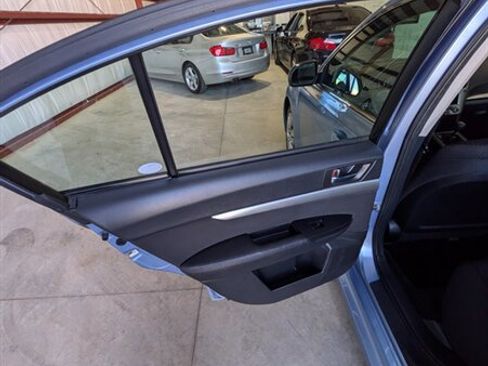 Used 2010 Subaru Legacy 2.5i image 15