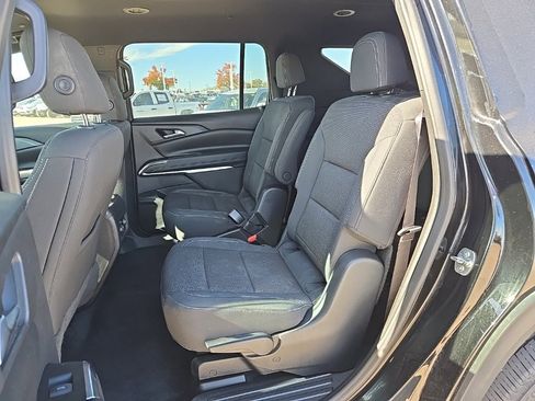 Used 2024 Chevrolet Traverse LT image 13