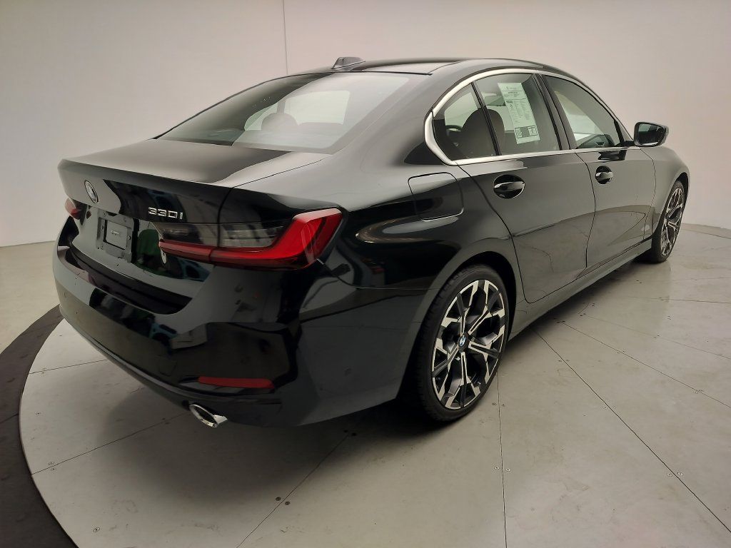 Certified 2026 BMW 330i Sedan RWD image 3