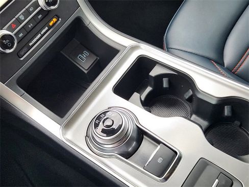 Used 2024 Ford Edge SEL w/ Sport Appearance Package image 21