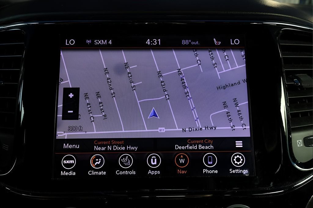 Used 2020 Jeep Grand Cherokee Overland AWD/4WD image 27