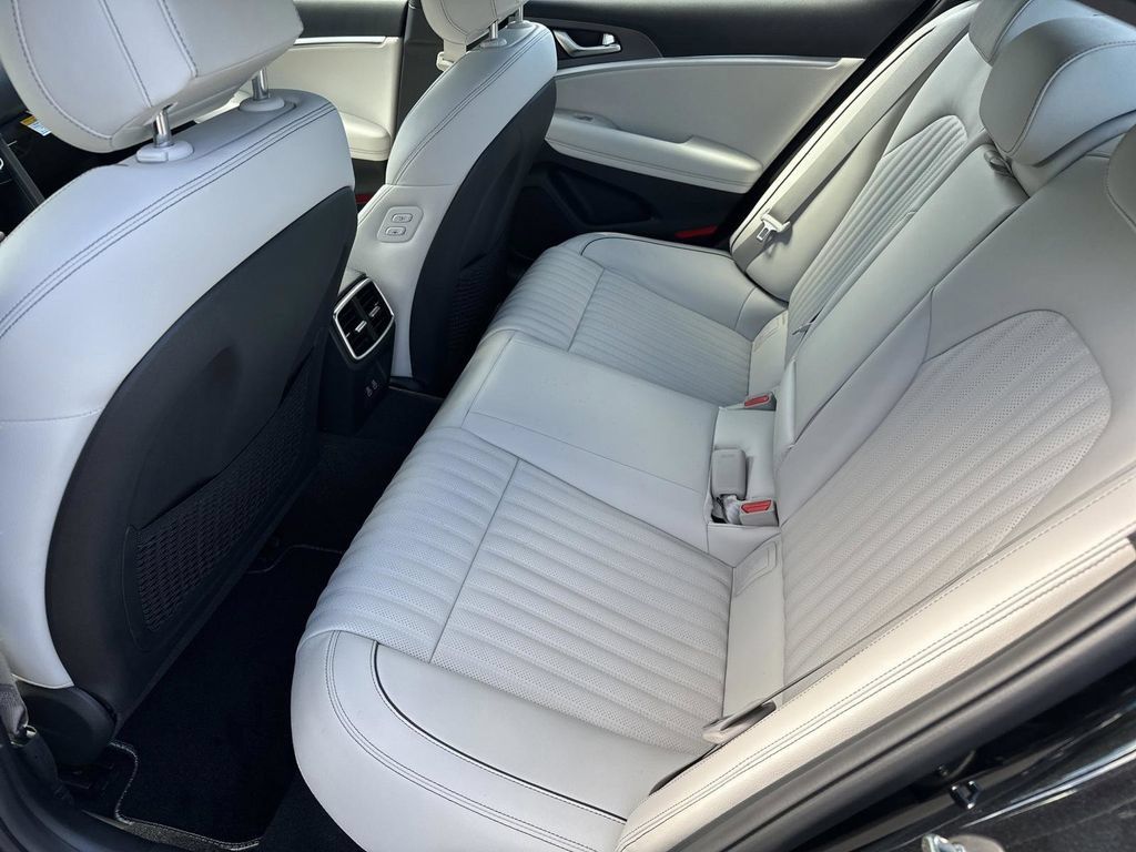 New 2026 Genesis G70 3.3T Sport Prestige RWD image 21