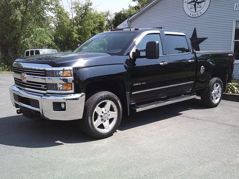 Used 2015 Chevrolet Silverado 2500 LTZ w/ LTZ Plus Package AWD/4WD image 2