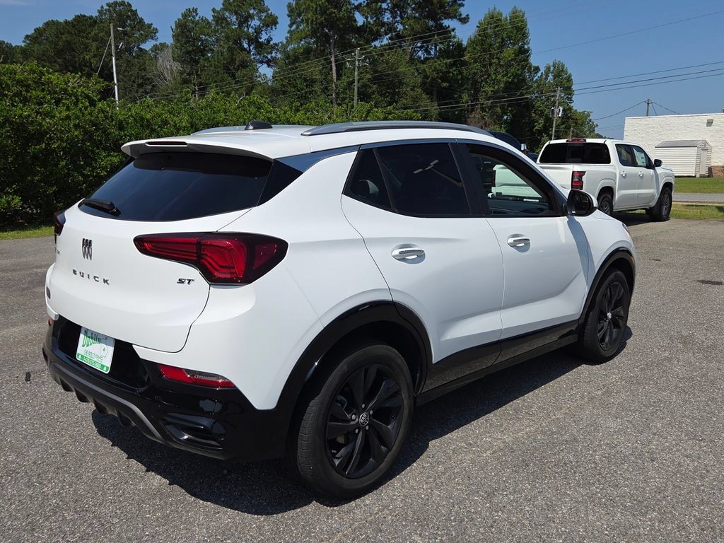 Certified 2024 Buick Encore GX Sport Touring FWD image 5