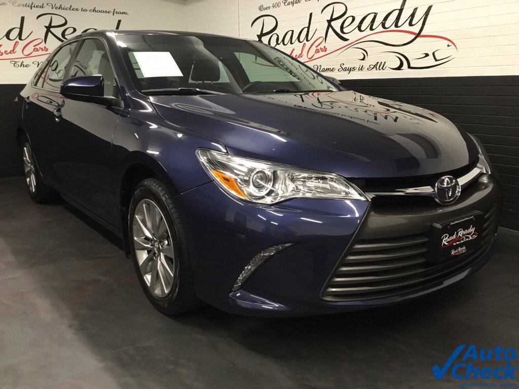 Used 2017 Toyota Camry XLE w/ Moonroof Package FWD image 3
