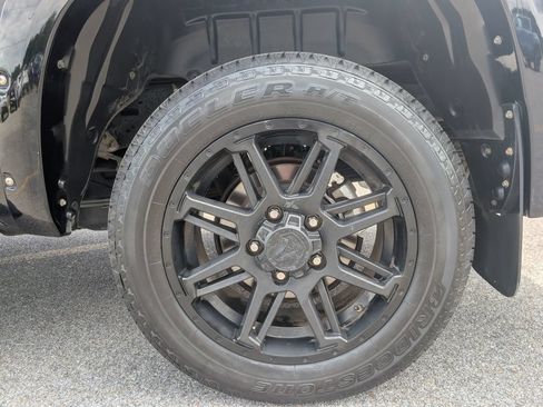Used 2019 Toyota Tundra SR5 w/ SR5 Upgrade Package RWD image 31