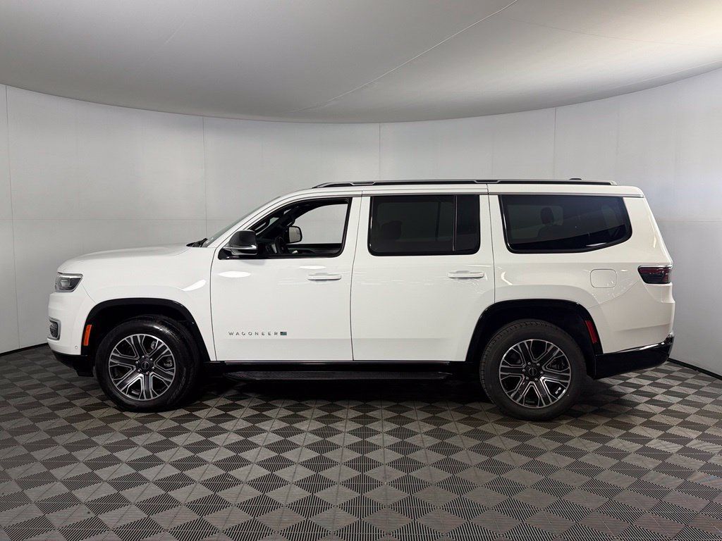 Used 2025 Jeep Wagoneer 4WD image 11