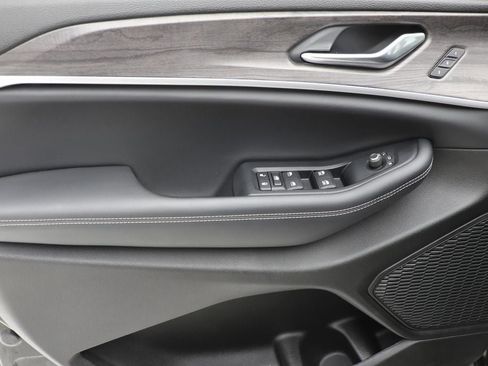 Used 2023 Jeep Grand Cherokee L Limited image 15