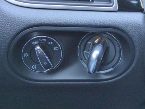 Used 2018 Porsche Macan image 26