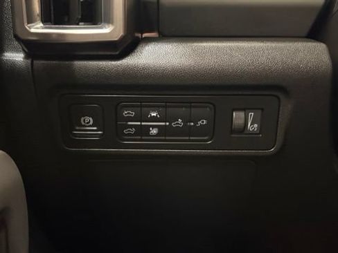 Used 2025 GMC Hummer EV 2X AWD/4WD image 31