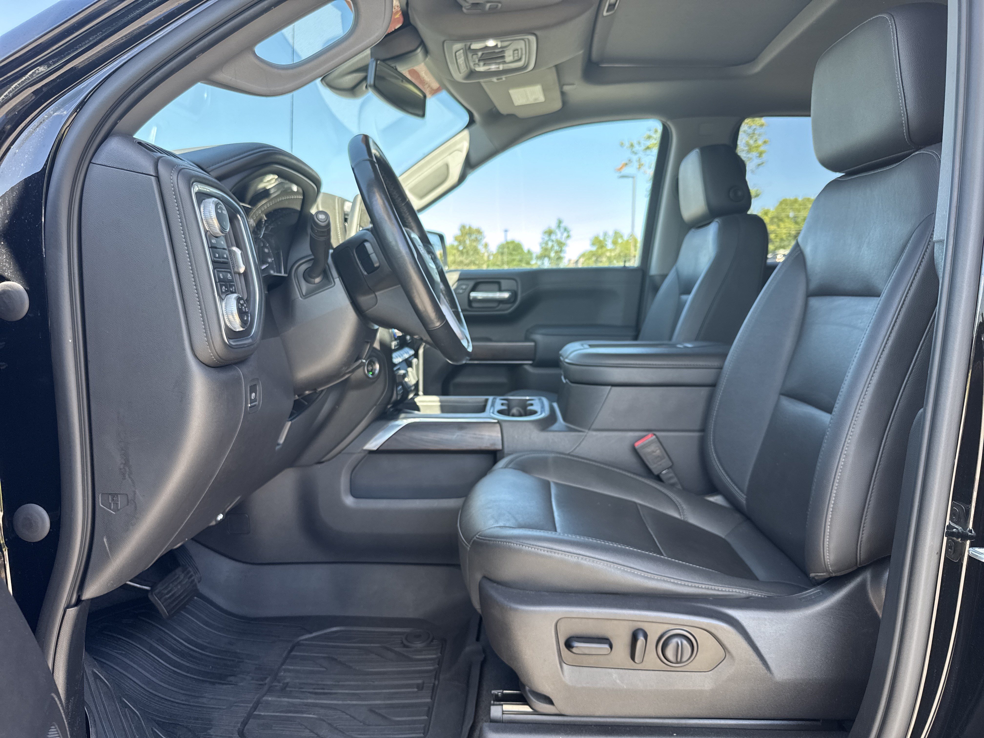 Used 2021 GMC Sierra 1500 SLT w/ SLT Premium Plus Package AWD/4WD image 17