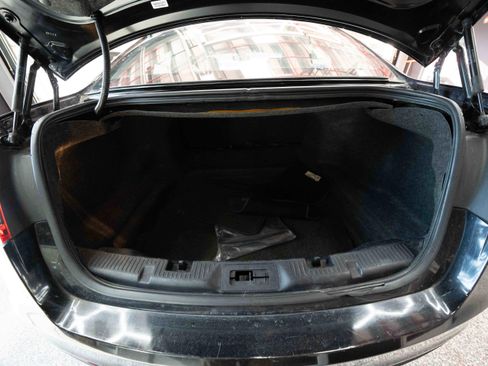 Used 2019 Ford Taurus Limited image 26