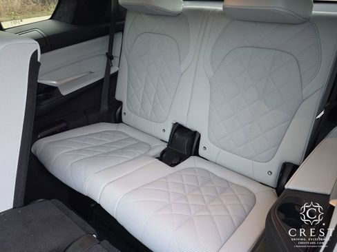 Used 2024 BMW X7 xDrive40i image 28