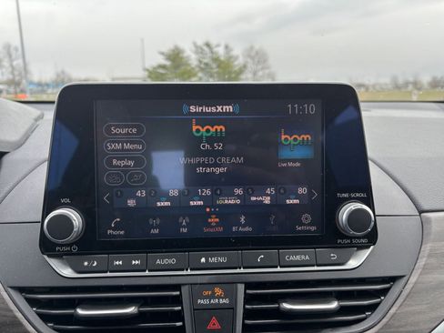 Used 2025 Nissan Altima 2.5 SV FWD image 20