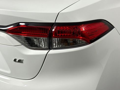 Used 2024 Toyota Corolla LE image 33