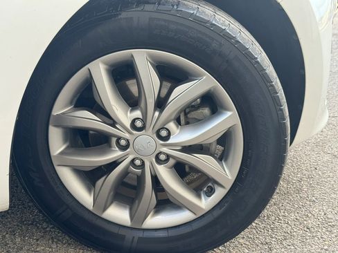 Used 2020 Kia Sedona EX image 40