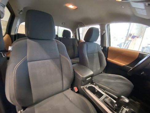 Used 2019 Toyota Tacoma SR5 AWD/4WD image 26