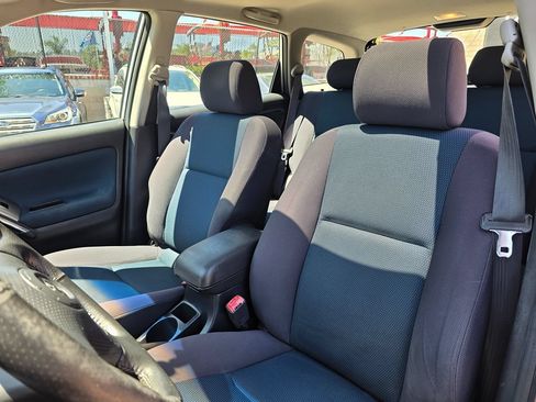 Used 2005 Toyota Matrix XR FWD image 17