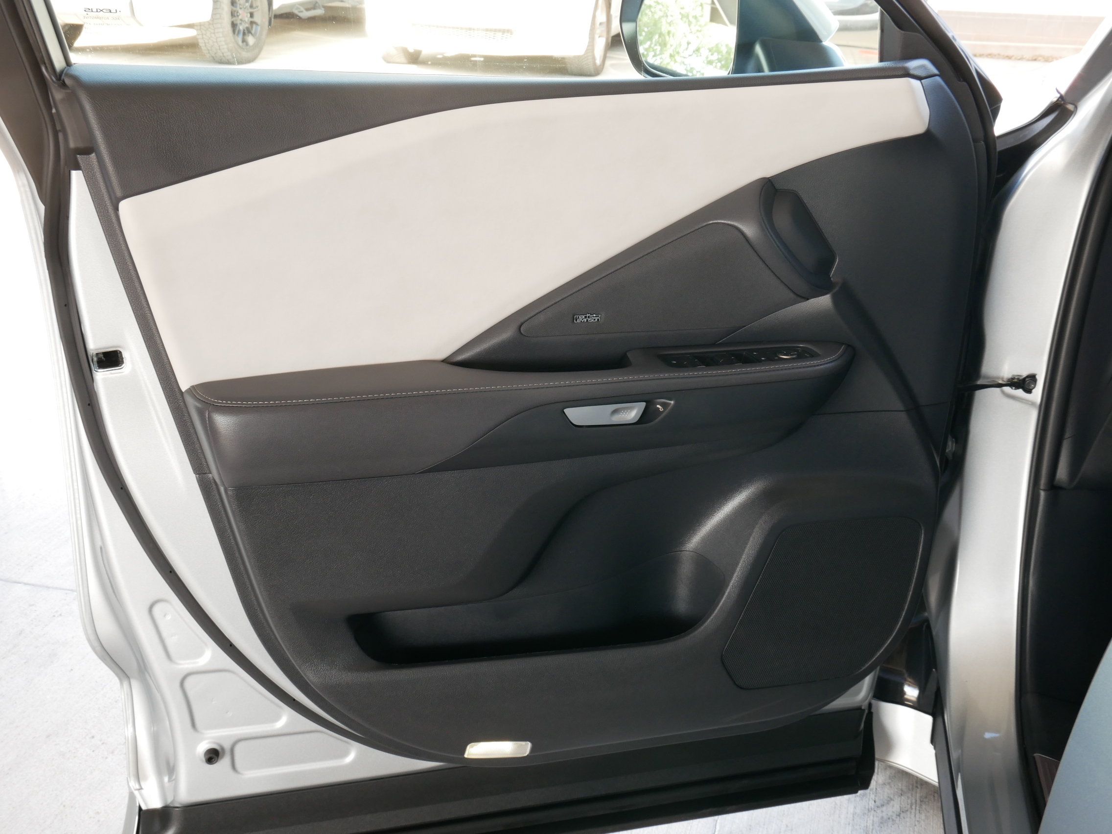 Certified 2026 Lexus TX 550h AWD Plug-In Hybrid w/ Technology Package image 6