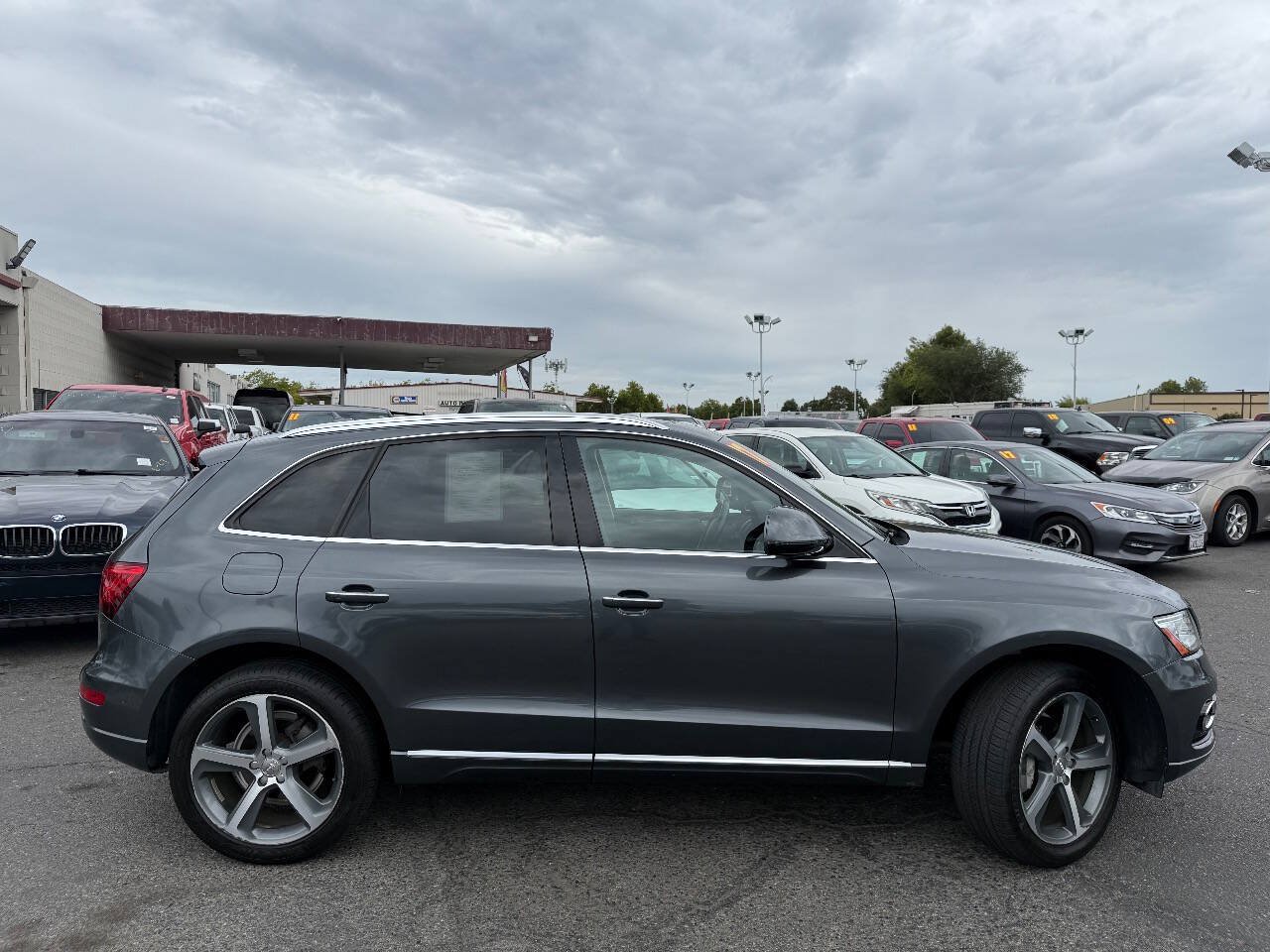 Used 2017 Audi Q5 2.0T Premium Plus w/ Technology Package AWD/4WD image 7