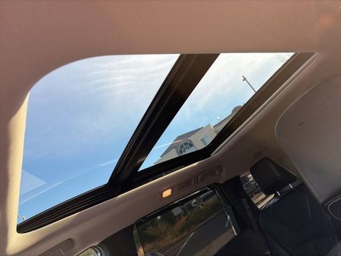 Used 2022 INFINITI QX60 Sensory w/ Cargo Package image 21