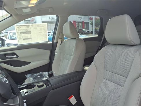 New 2025 Nissan Rogue SV image 7